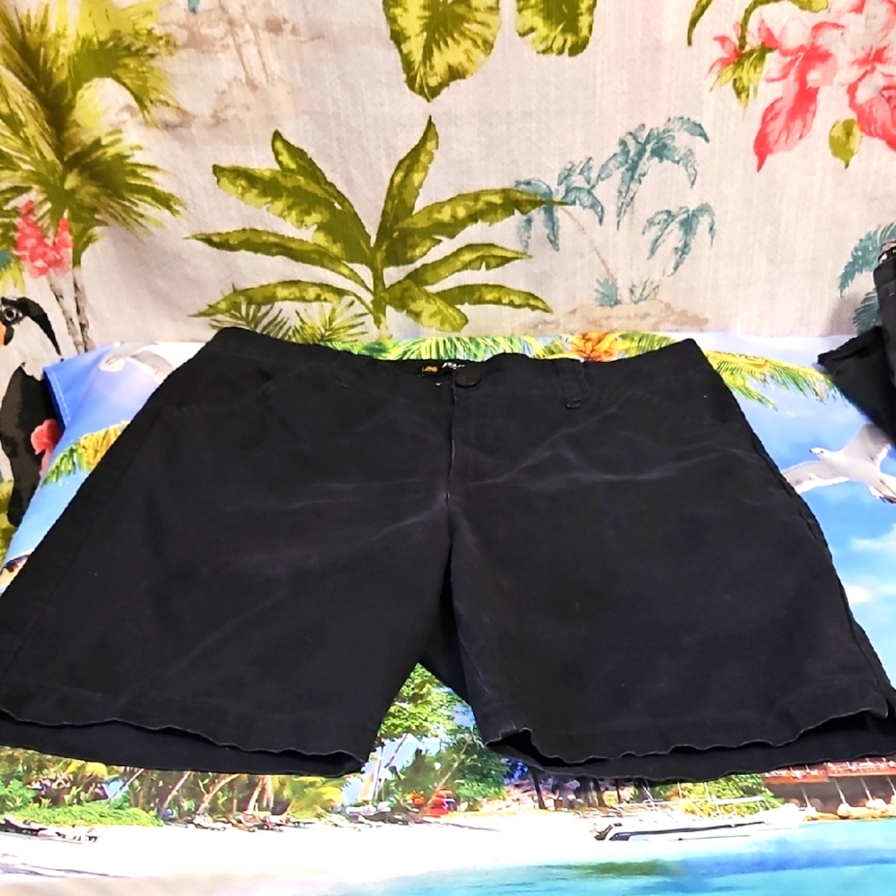 Black Casual Shorts by LEE Reg Fit High Rise Size 14 MED